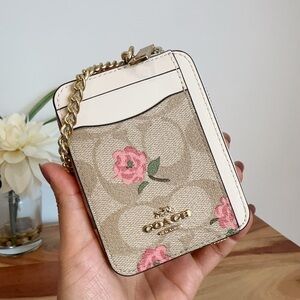 NWT Coach Zip Card Case In Signature‎ Canvas With Floral Print